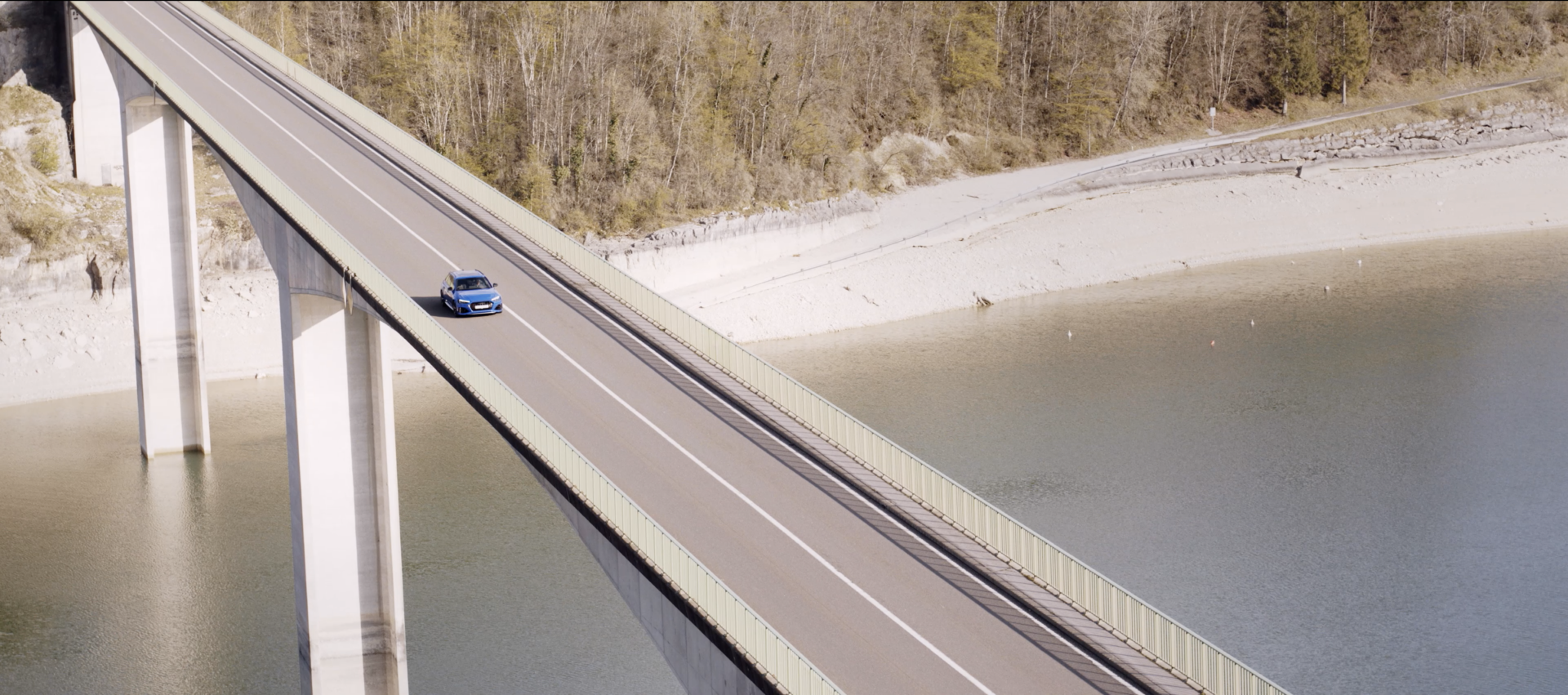 Pont de Vouglans avec une Audi RS4
