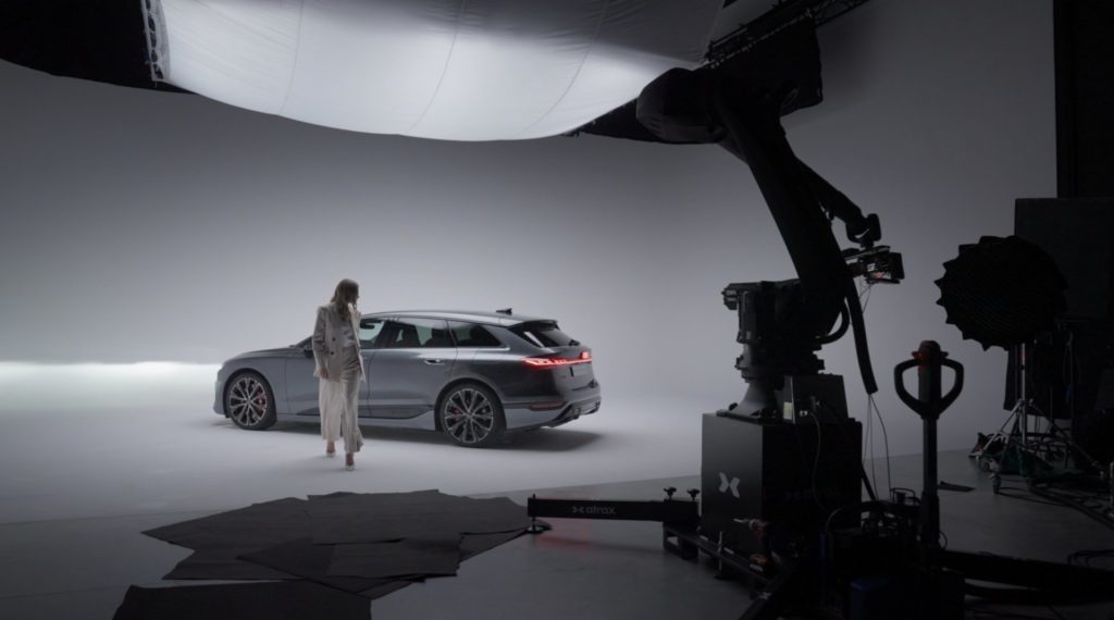 Plateau de tournage Halphastudio avec cyclorama 3 faces et robot Motion Control prêt à tourner